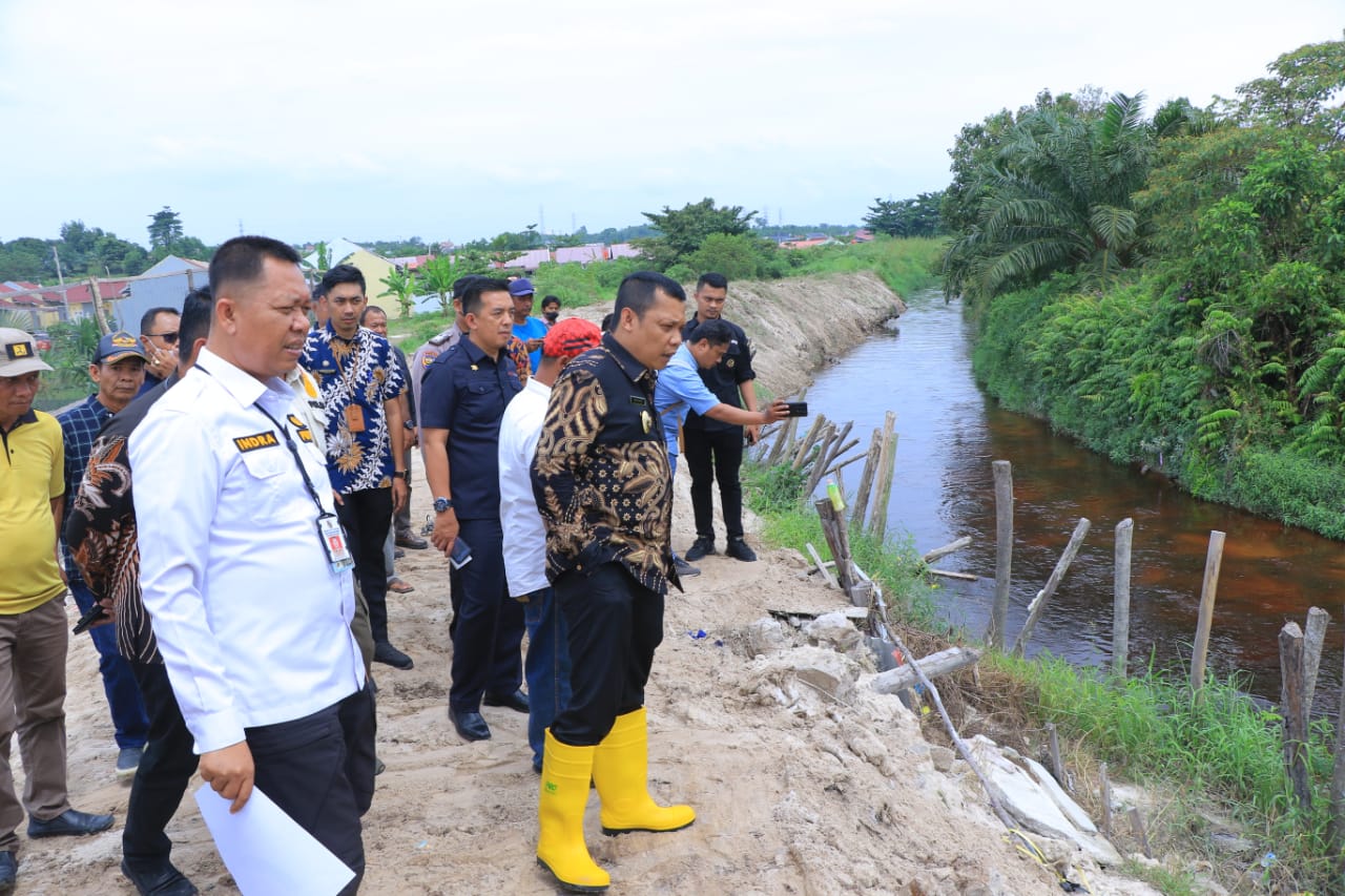 Kota Pekanbaru Anggarkan Dana Cukup Besar Dalam Penanganan Banjir dan Jalan Rusak