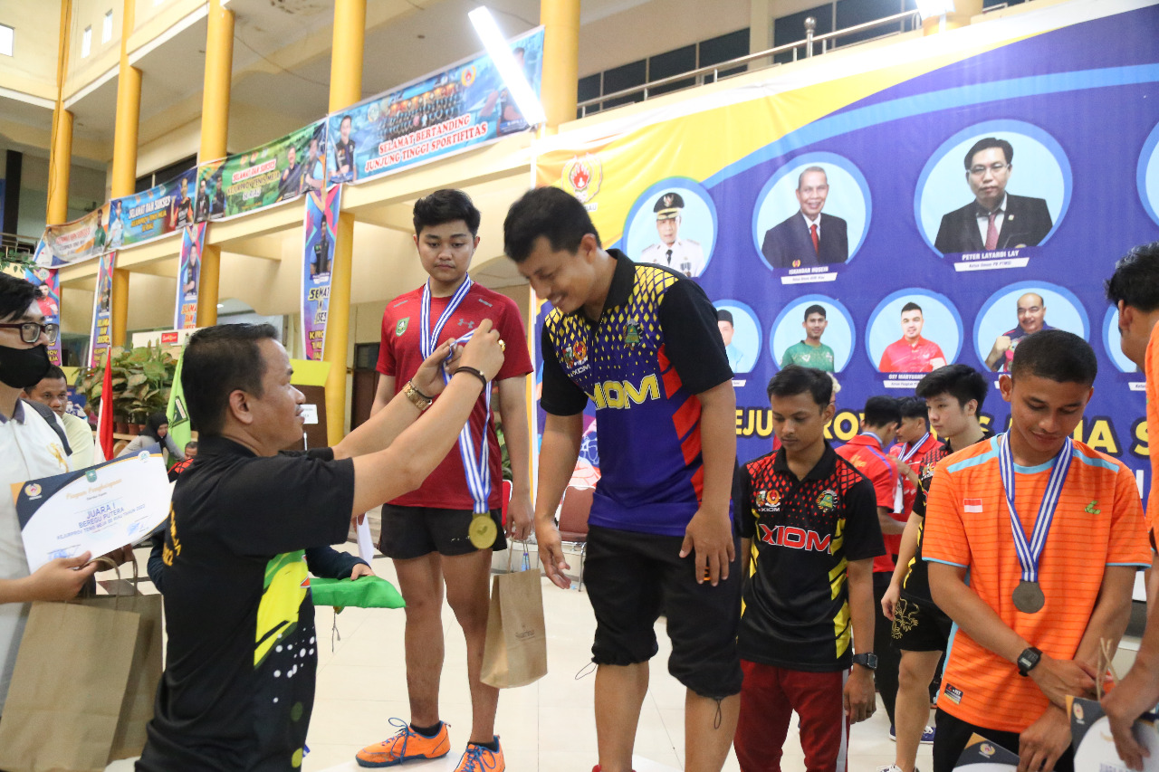 Tuan Rumah Pekanbaru Juara Umum Kejurprov Tennis Meja se-Riau