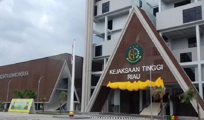 Kejati Riau Periksa Mantan Rektor UIN Suska Terkait Dugaan Korupsi BLU