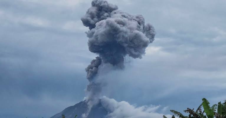 Agar Terhindar Bahaya Abu Vulkanik, Lakukan Hal Berikut Ini