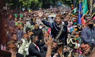 Survei: 51 Persen Publik Setuju Program Jokowi Dilanjutkan