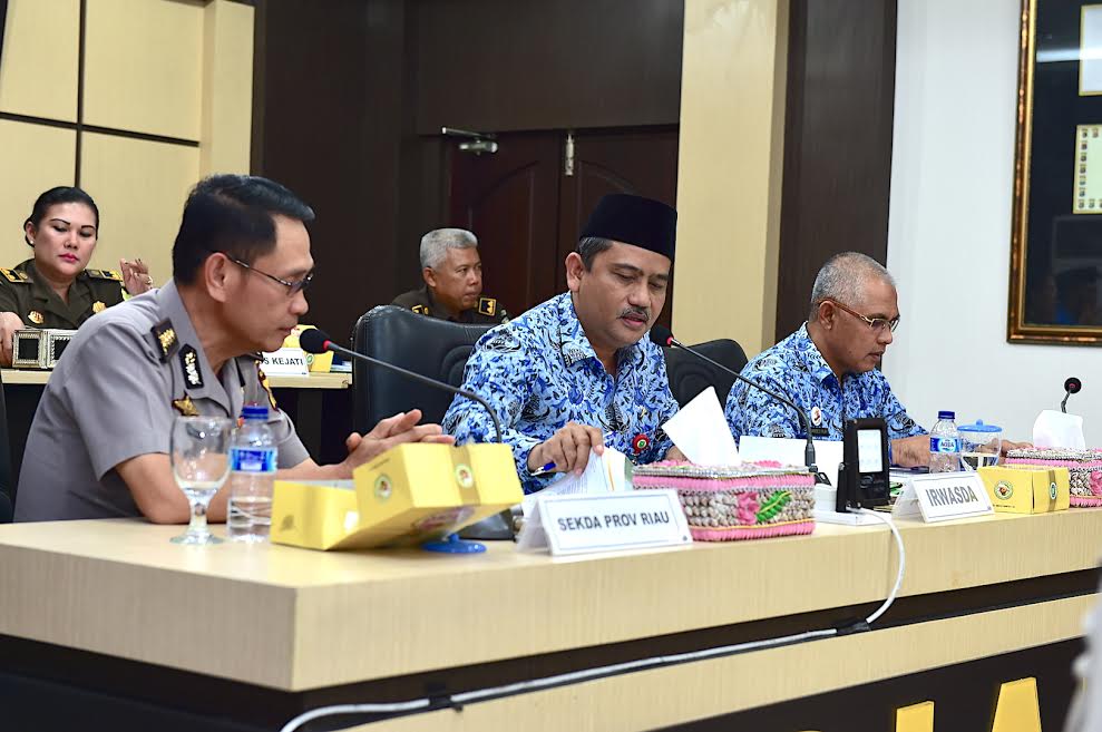 Sekda Prov Riau Hadir pada Video Conference Saber Pungli