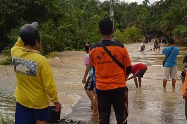 Banjir di Inhu, BPBD Riau Siagakan Personil dan Logistik