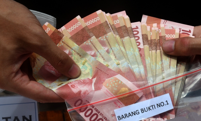 Polisi Tangkap Tersangka Pembuat Uang Palsu di Palembang