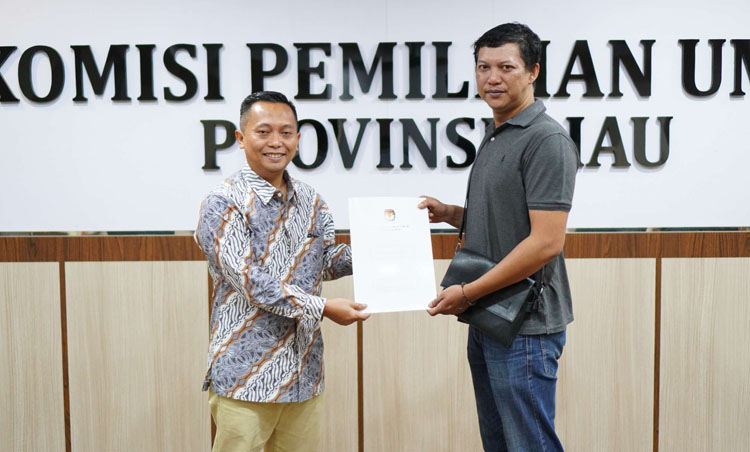 KPU Riau Serahkan SK Lokasi Pemasangan APK Pemilu 2024