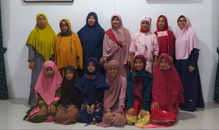 Melalui Rapat Adat, 6 Santriwati dari Suku Melayu Tua Diantar Belajar di Rumah Quran Milik UAS