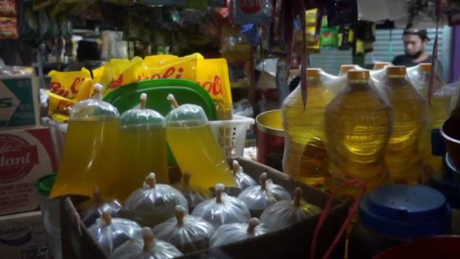 Di Bagansiapiapi Minyak Goreng Mulai Langka, Warga Terpaksa Beli Minyak Eceran Seharga Rp 21 Ribu