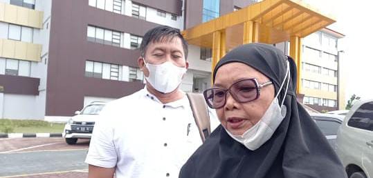 Palsukan Akta Kematiannya, Pensiunan Guru ini Laporkan Bos PT DSI ke Polda Riau