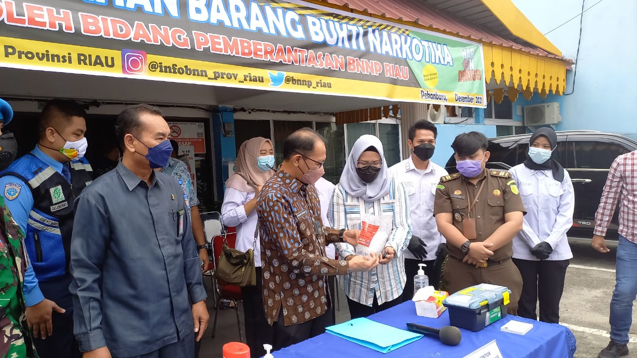 Akan Dikirim ke Makassar, BNNP Riau Tangkap Pengedar Narkoba Saat Nginap di Hotel