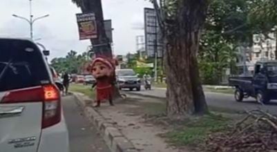 Potret Badut Jalanan di Kota Pekanbaru, Mengais Rezeki Lewat Kostum