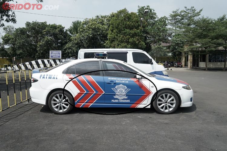 Viral! Polisi Pacaran di Mobil Dinas