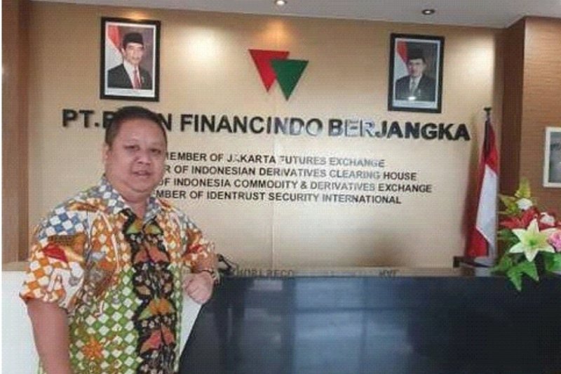 PT Rifan Financindo Berjangka cabang Pekanbaru bukukan transaksi 110.049 lot