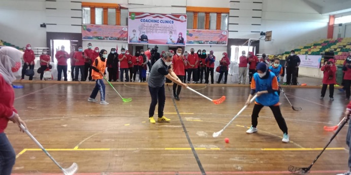 Dukung Atlet SOIna Riau  ke Rusia; Gubri Ikut Main Floorball