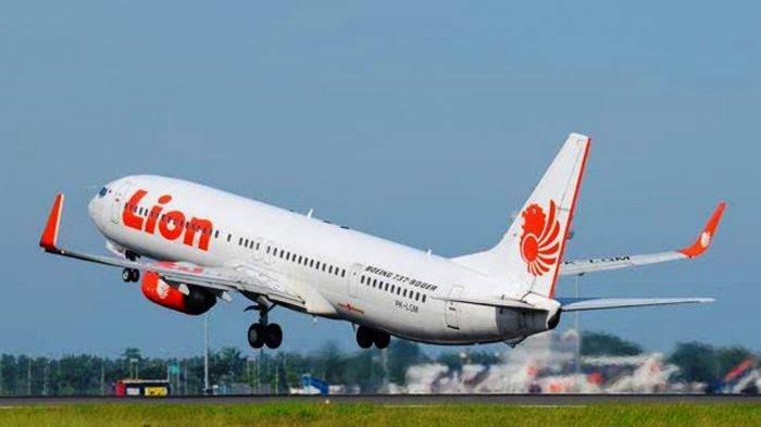 Lion Air Investigasi Petugas yang Lempar Barang dari Atas Pesawat