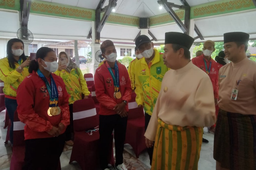 Tiba di Pekanbaru, Atlet NPCI Riau Peraih Medali ASEAN Para Games Silaturahmi Bersama Gubri