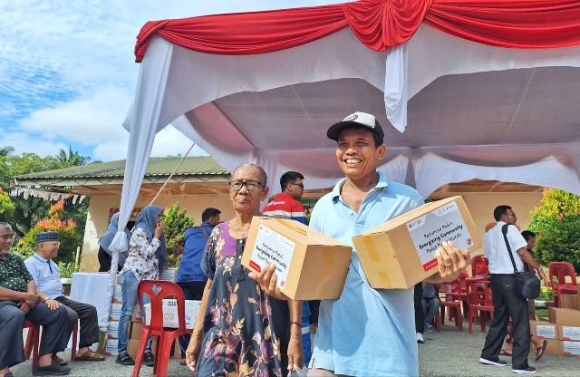 Bantu Kebutuhan Pokok Masyarakat, PHR Salurkan 700 Paket Sembako Murah di Mina
