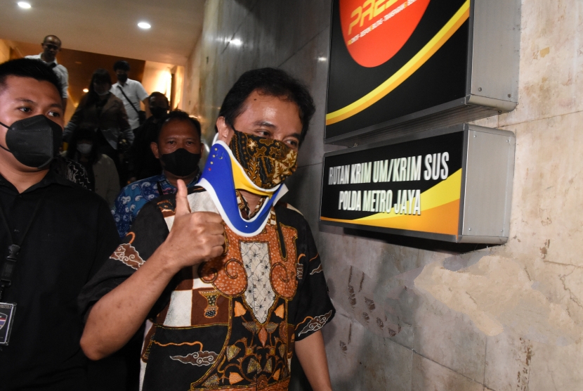 Roy Suryo Ditahan, Pelapor: Memang Sudah Seharusnya