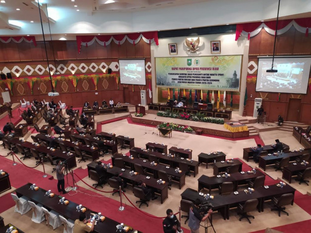 Catatan Pimpinan Fraksi dan Komisi Terkait APBD Riau 2021