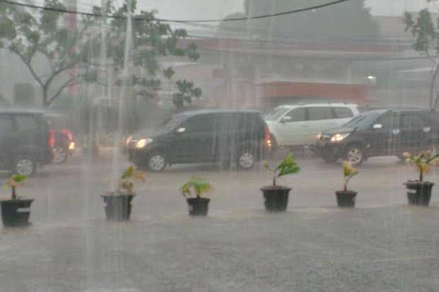 Awal Tahun Baru, Waspada Cuaca Ekstrem Beberapa Daerah di Riau Pada Sore, Malam dan Dini Hari