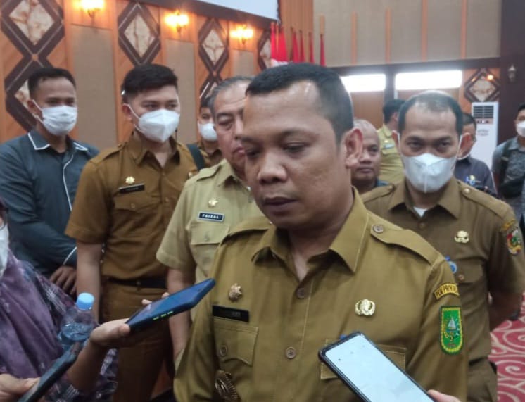 Massa Desak Holywings Ditutup, Pj Walikota Pekanbaru: Kita Tindak Pelanggaran Sesuai Ketentuan