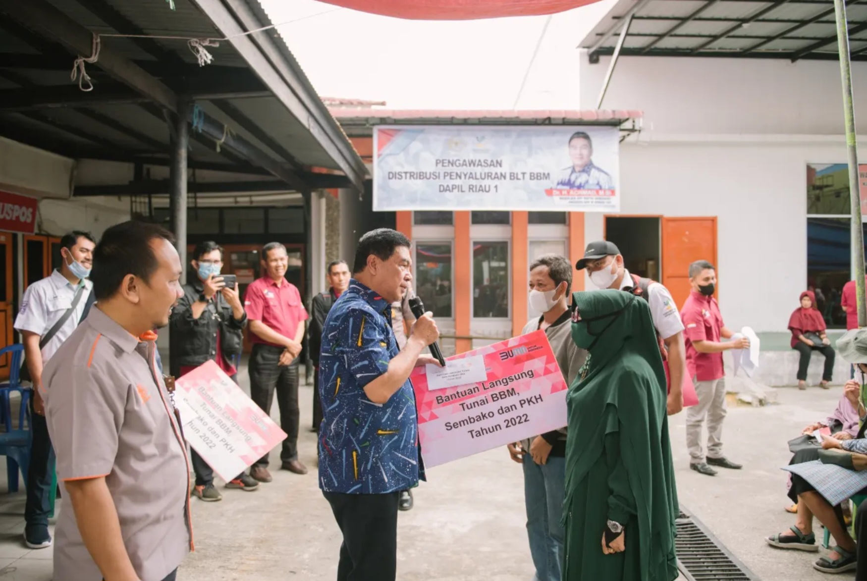 Anggota DPR RI Achmad Hadiri Penyerahan BLT BBM, Harapkan Penerima Tepat Sasaran