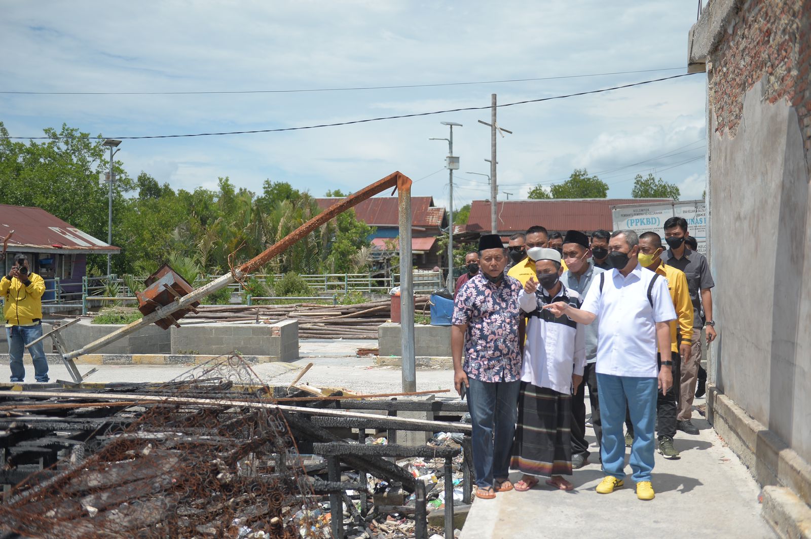 Gubernur Pastikan Pemprov Riau Bantu  Masjid Al Misak yang Terbakar di Dumai 