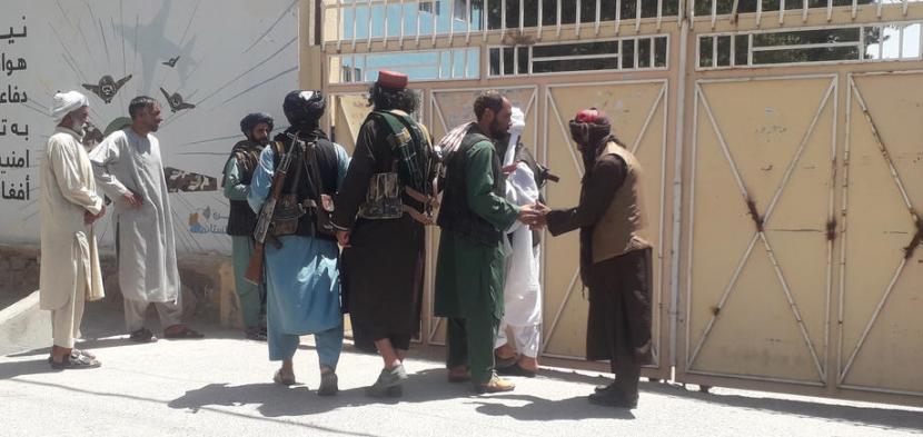 Facebook, Twitter, dan Linkedln Kompak Bungkam Taliban