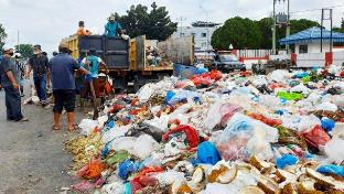 Pj Walikota Pekanbaru Minta DLHK, Camat dan Lurah Turun Langsung Atasi Permasalahan Sampah