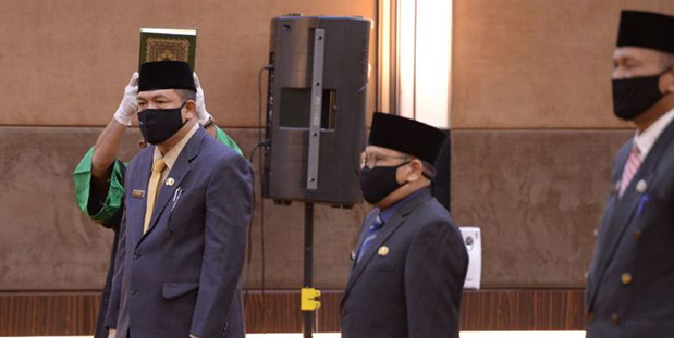 Gubernur Riau Lantik 20 Pejabat Hasil Assessment