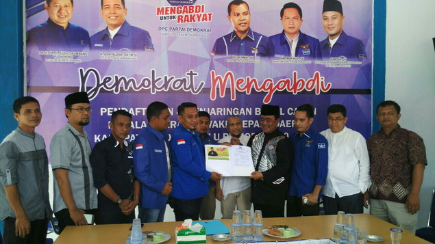Gustian Riau Orang Pertama Daftar Kembalikan Formulir Penjaringan di Partai Demokrat