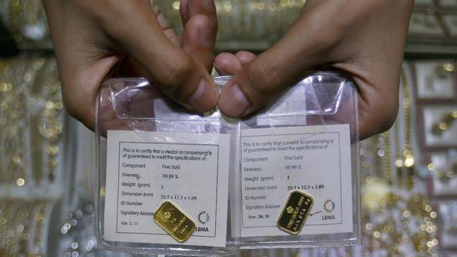 Emas Antam Hari ini Tertahan di Rp 999 Ribu per Gram