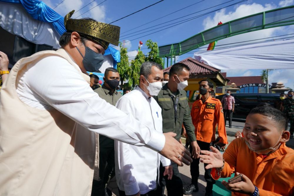 Menko Perekonomian Apresiasi Capaian Vaksinasi yang Dilakukan Pemprov Riau