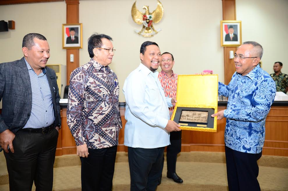 Pertemuan Komisi II DPR RI Dengan Prov Riau