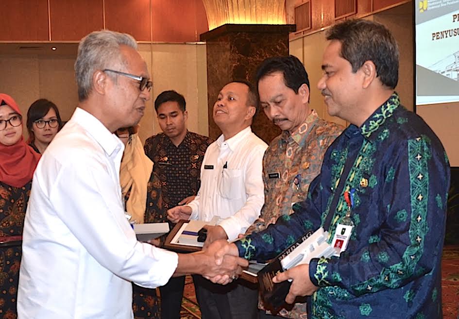 Provinsi Riau Terima Penghargaan dari Kementerian PU