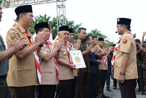Gubri Terima pernyataan sikap Pramuka se Riau