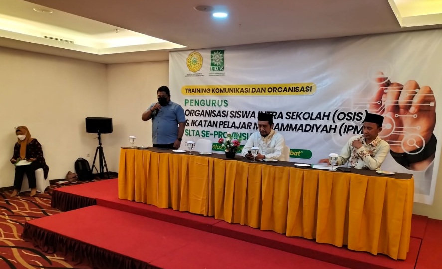 Fikom Umri dan LDK PWM Riau Sukses Gelar Training Komunikasi dan Organisasi Pengurus OSIS dan IPM SL