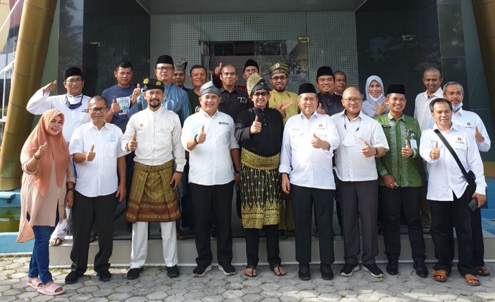 Pengurus LAMR Kota Pekanbaru Silaturahmi ke PWI Riau, Zulmansyah: Kami Siap Berkolaborasi