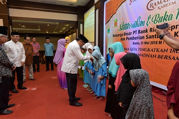 Santuni 512 Anak Yatim Manajemen BRK Taja Buka Bersama Keluarga Besar di  Wilayah Kepri