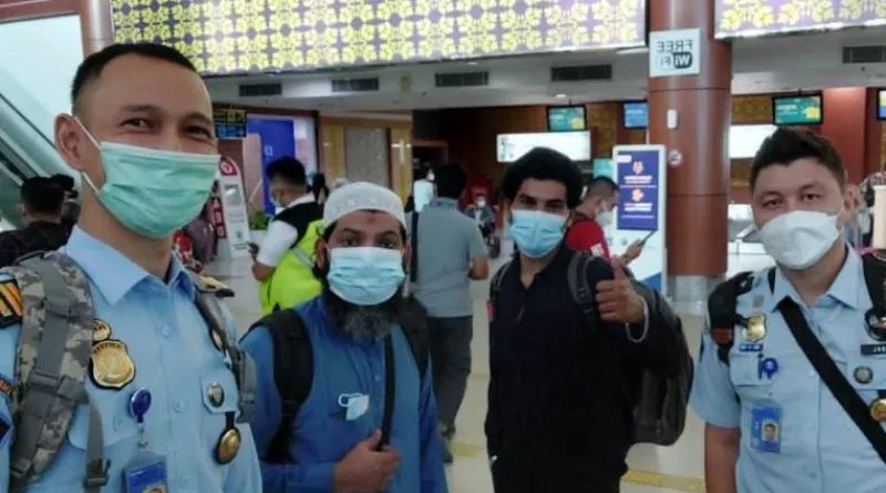 Kemenkumham Riau Deportasi Dua Warga Pakistan