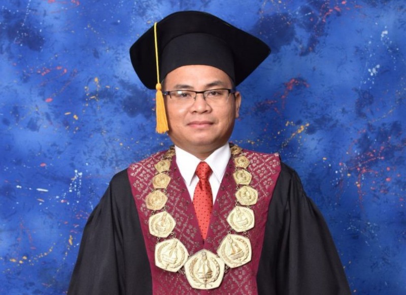 Rektor Unilak Dr Junaidi Ditetapkan Guru Besar Kajian Ilmu Budaya Oleh Nadiem Makarim