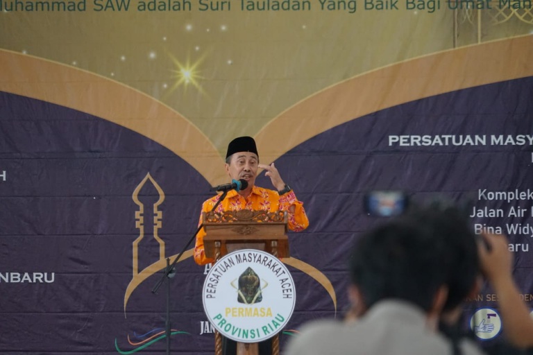 Gubernur Riau Apresiasi Gubernur Nova Terkait Penerapan Perbankan Syariah di Aceh