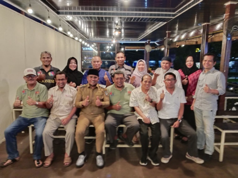 JMSI Riau ''Ngopi Sore'' dengan Bupati Zukri, Ungkap Kisah Sukses PDIP Hingga Inovasi di Pelalawan