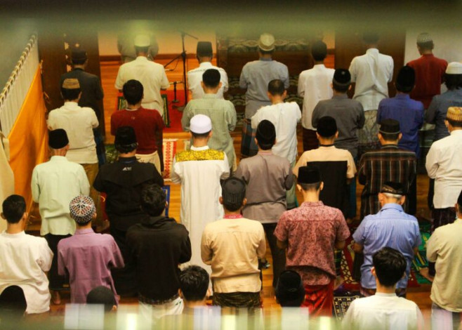 Menelusuri Sejarah Salat Tarawih 20 Rakaat Umar bin Khattab di Madinah