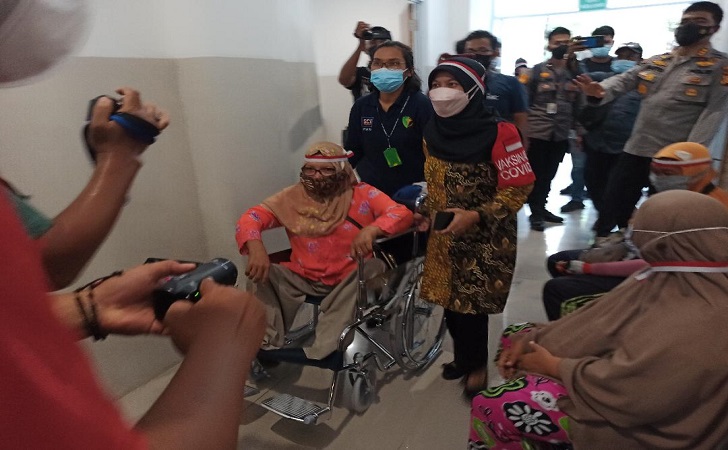 Polda Riau Jemput Penyandang Disabilitas Agar Divaksin
