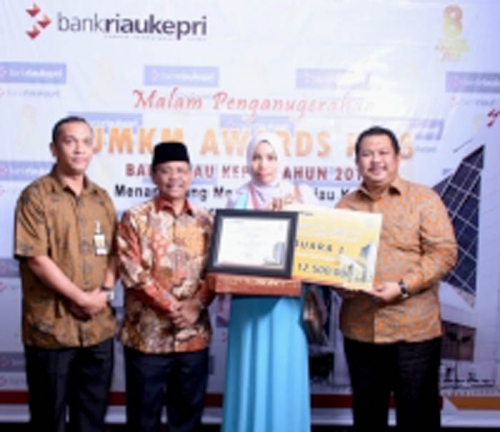 Usaha Tenun Lejo Bengkalis Raih UMKM Award Bank Riau Kepri