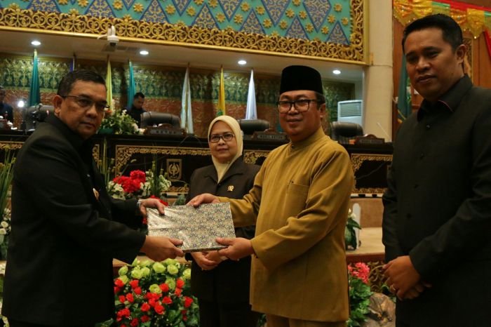 DPRD Riau Setujui LKPJ 2018 dan LKPJ AMJ Kepala Daerah dengan Rekomendasi