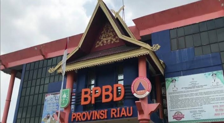 Antisipasi Bencana Longsor, BPBD Riau Siagakan Alat Berat