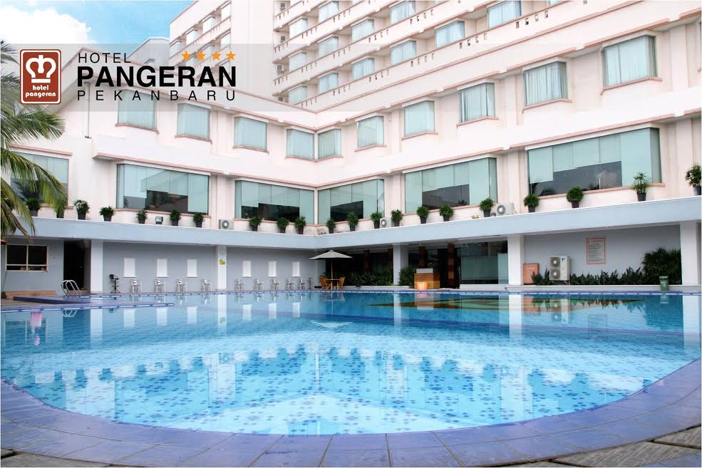 Kolam Renang Nan Eksklusif di Hotel Pangeran Pekanbaru