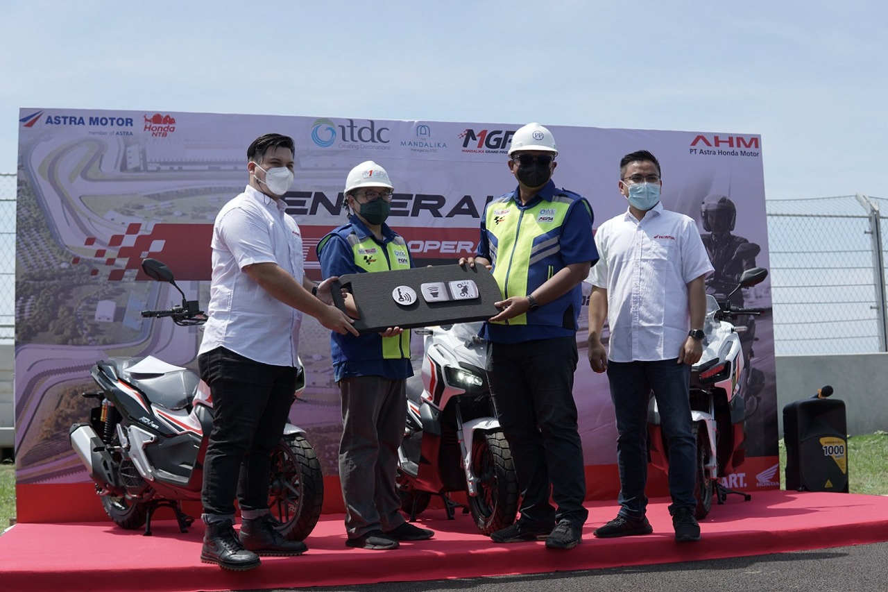 AHM Serahkan 40 Unit, Honda ADV150 Jadi Skutik Resmi Sirkuit Mandalika