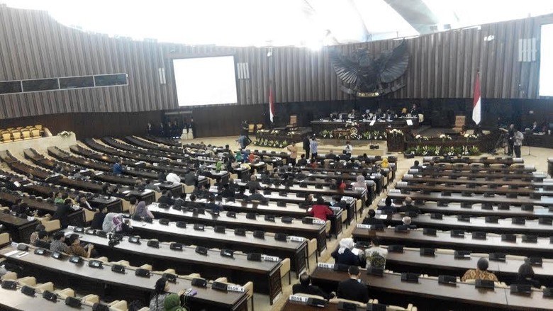Novanto: 70 Tahun DPR, Jatuh Bangun Menuju Parlemen Demokratis